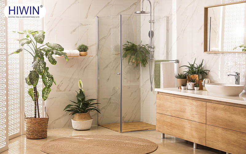 Phòng tắm kính trong phòng ngủ xanh mát thiên nhiên