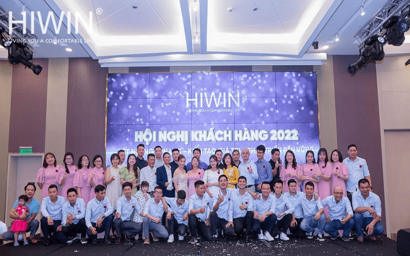 phòng tắm kính trong phòng ngủ đẹp Hiwin