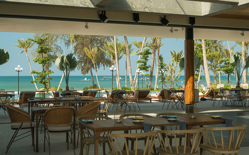View cafe cực chill tại Sailing Club Phu Quoc Villas