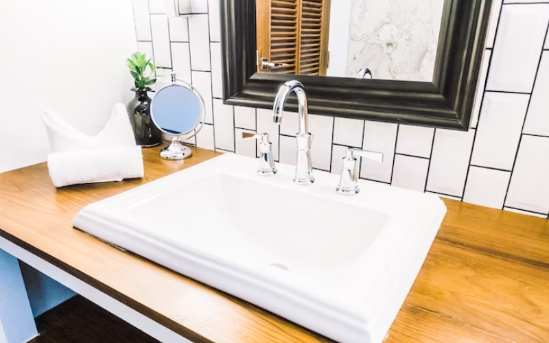 các mẫu tủ chậu lavabo đẹp kiểu bán âm bàn