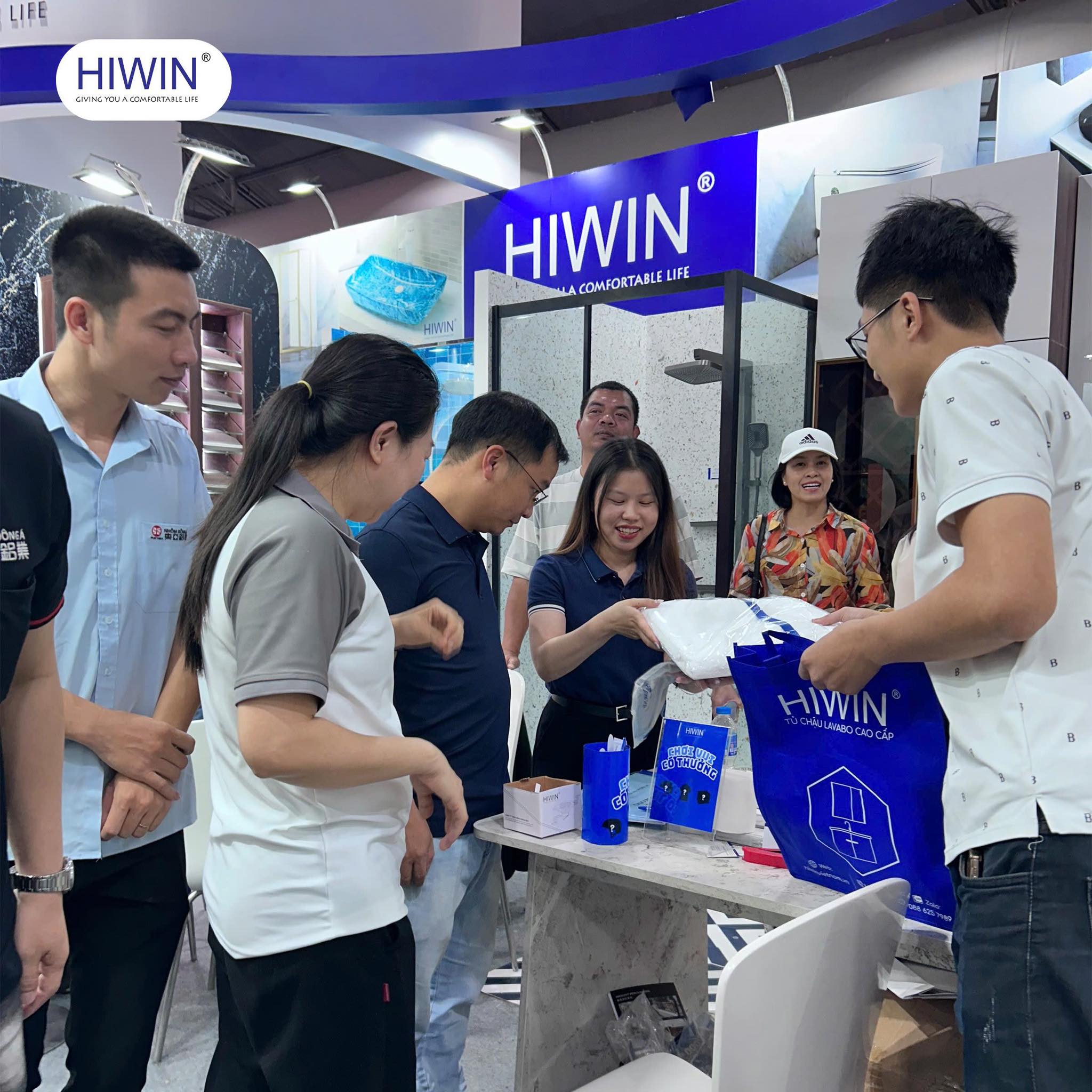 Minigame chơi vui có thưởng Hiwin tại Vietbuild 2025