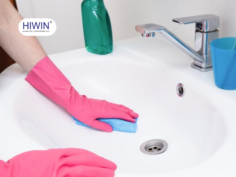 Xử lý ố vàng trên lavabo và bồn tắm nhanh chóng
