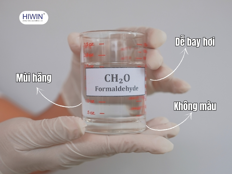 Formaldehyde là một hợp chất hữu cơ dễ bay hơi, không màu và có mùi hăng