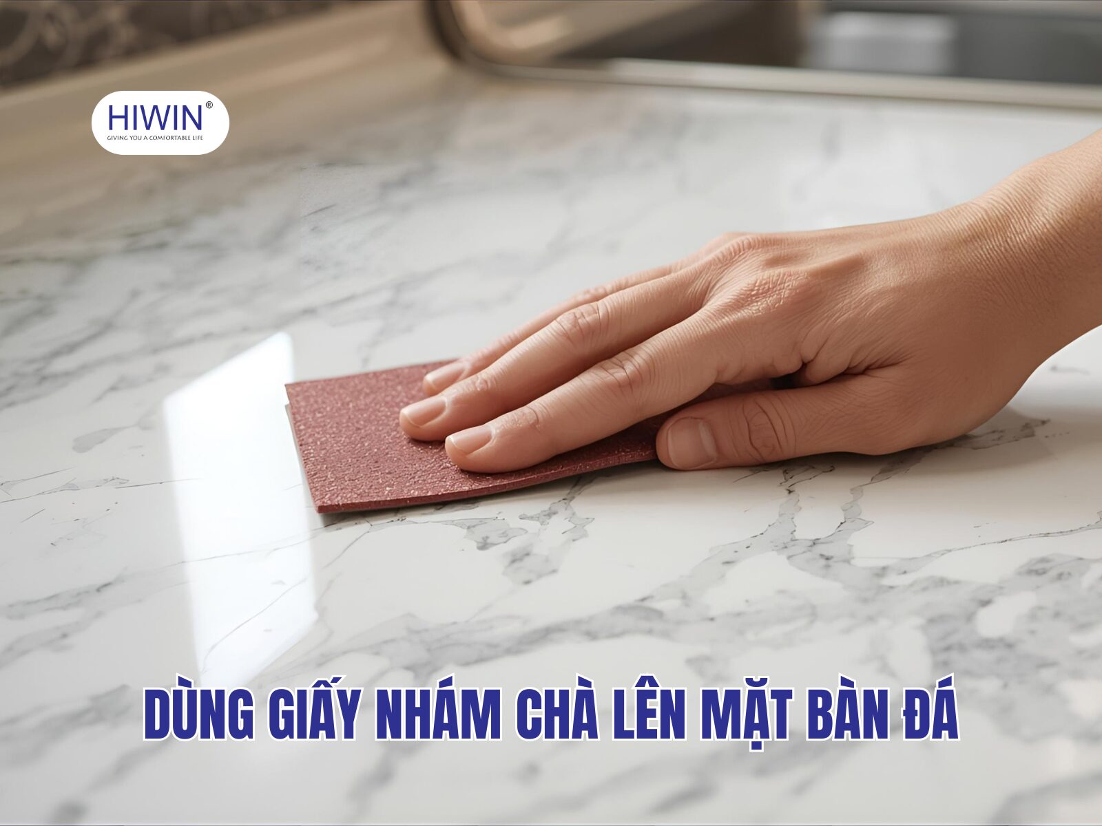 Xử lý vết xước trung bình bằng giấy nhám và bột đánh bóng chuyên dụng